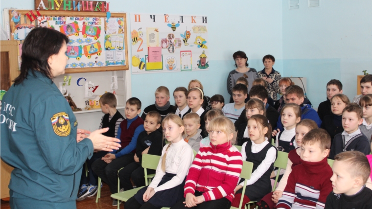 О правилах пожарной безопасности рассказали учащимся Иваньково-Ленинской школы