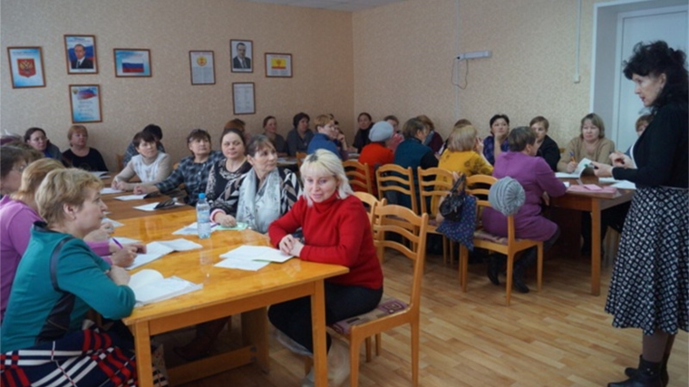 С шумерлинскими социальными работниками проведено занятие по оказанию первой доврачебной помощи