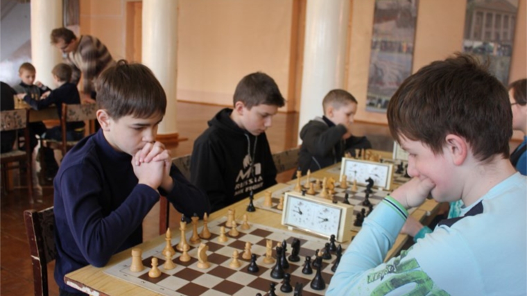 В соревнованиях по шахматам в рамках месячника оборонно-массовой и спортивной работы сразу два участника стали победителями