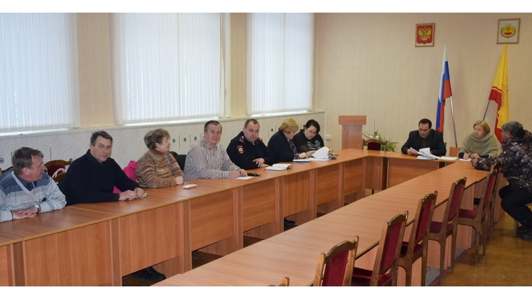 40 дел рассмотрено на очередном заседании административной комиссии при администрации города Шумерли