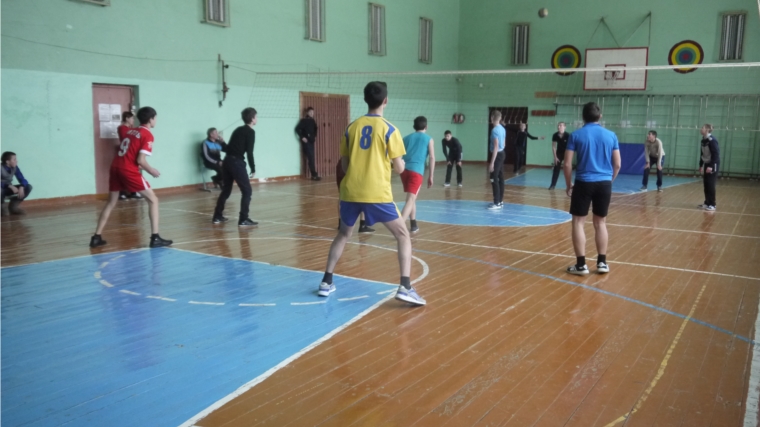 Встреча на волейбольной площадке прошла между командами Сойгинской и Новоайбесинской средних школ