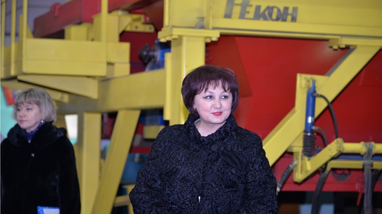 Глава города Ирина Клементьева в рамках единого информационного дня посетила предприятие ЗАО «Рекон»