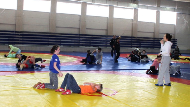 Кадетская сборная Чувашии по женской вольной борьбе завершила тренировочный сбор в Подмосковье