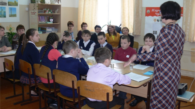 В Алатырском районе дебютировал фестиваль учителей чувашского языка и литературы «Открытый урок»