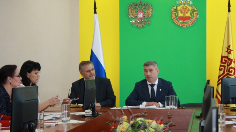 Министр культуры Чувашии Константин Яковлев провел совещание с руководителями и главными бухгалтерами подведомственных учреждений