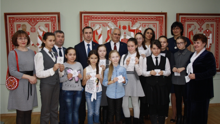 Чрезвычайный и Полномочный Посол Республики Куба в Российской Федерации Эмилио Лосада Гарсия посетил выставку «Серебряная кладовая»