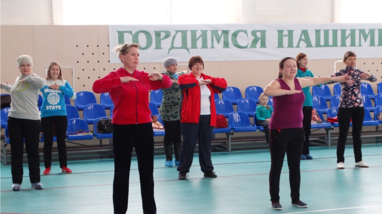 День здоровья и спорта в Красночетайском районе начался с утренней зарядки