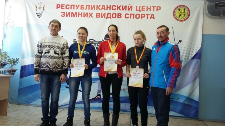 Представители города Канаша пополнили коллекцию текущего сезона медалями Первенств Чувашской Республики по лыжным гонкам в спринте и персьюте