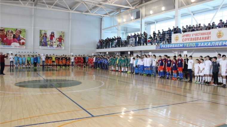 Сегодня в ФСК «Присурье» состоялось торжественное открытие Первенства России зоны «Приволжье» по мини-футболу среди юношей