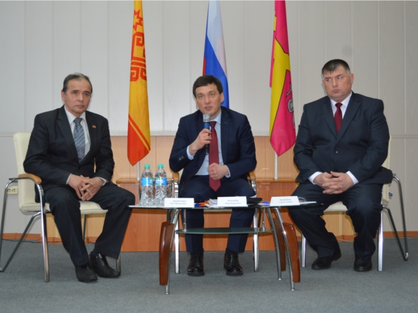 Укçа çумне укçа хурсан, хутаç тулать