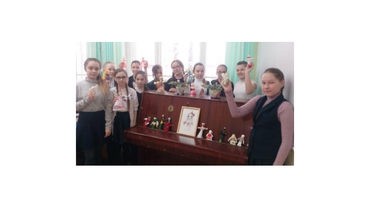 Интересно и увлекательно для учащихся проходят уроки Культуры родного края в школе №8 г. Канаш