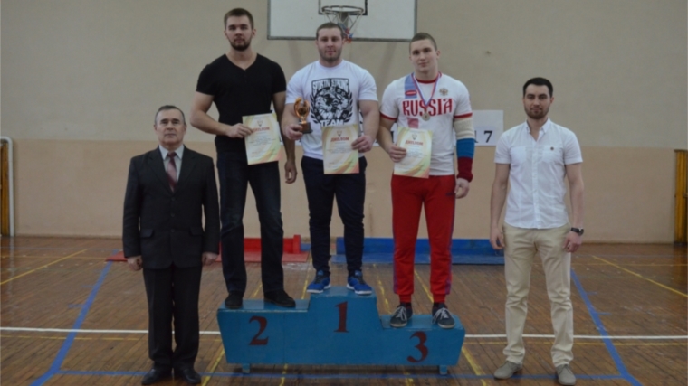 Спортсмен города Канаш - победитель абсолютного зачета открытого Кубка Чувашской Республики по армрестлингу