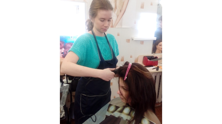 _Будущие парикмахеры провели акцию «День добрых дел»