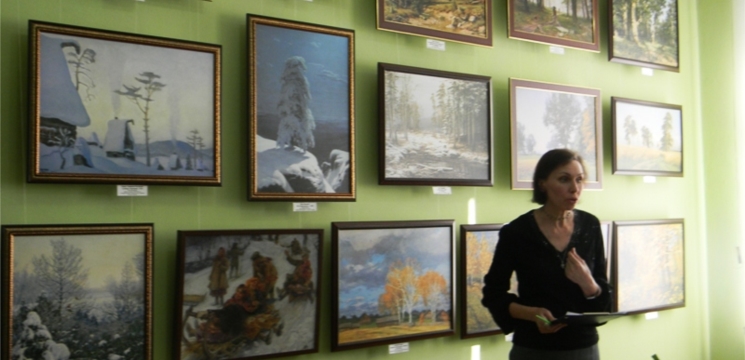 Среди выставочных событий города Шумерли 2017 года большой интерес представляет передвижная выставка «Шедевры пейзажной живописи», посвященная Году экологии в России