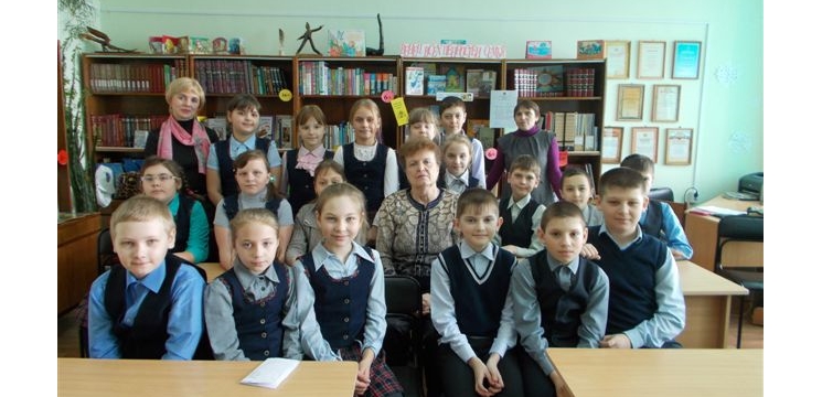 В рамках Всемирного дня поэзии состоялась встреча с поэтессой-поречанкой Антониной Дугаевой