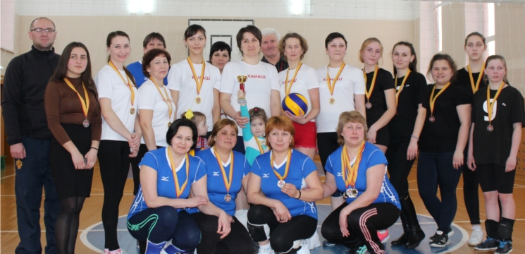 Звание победителя Кубка города Канаш по волейболу среди женских команд сохранила команда ДЮСШ «Локомотив»