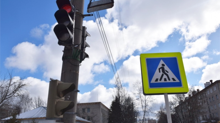 В Шумерле устанавливают очередной светофор с обратным отсчетом времени для пешеходов