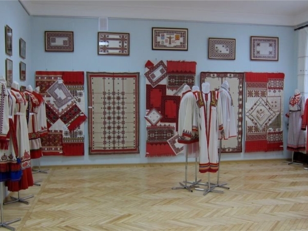 Чувашия представит предметы быта и образцы чувашского национального костюма на выставке «Российский сувенир» в Париже