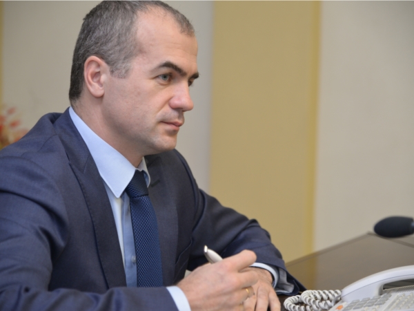 Глава администрации Чебоксар Алексей Ладыков продолжает оставаться на почётном месте в группе лидеров рейтинга мэров столиц реги