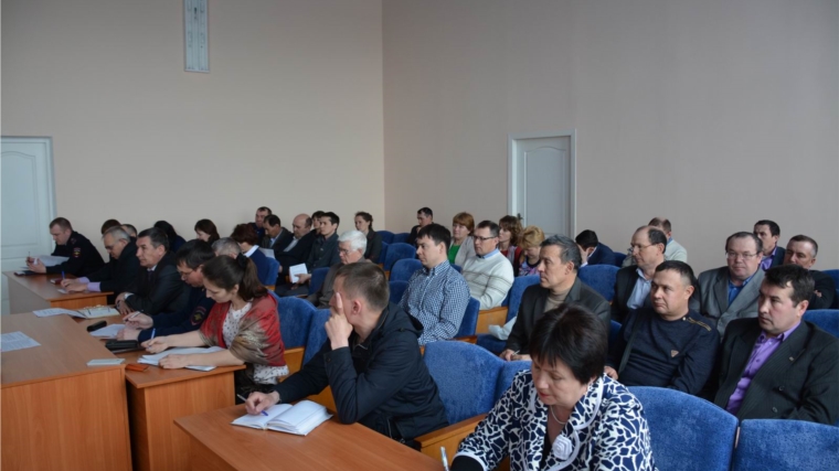 В связи с трагическими событиями в Санкт-Петербурге глава администрации района провел внеочередное заседание антитеррористической комиссии