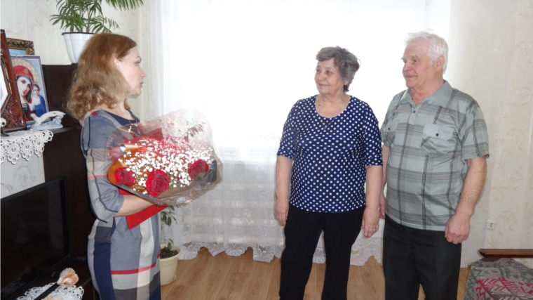 Отдел ЗАГС г. Канаш поздравил супругов Мочаловых с золотой свадьбой