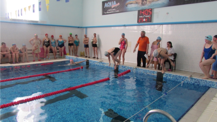 День здоровья: соревнования по плаванию среди работников образования Батыревского района
