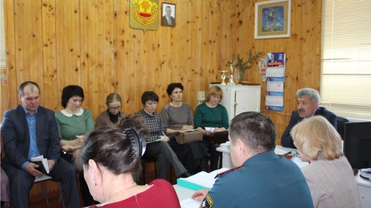 В администрации Шемуршинского района прошло заседание по вопросу организации отдыха и оздоровления детей в каникулярное время