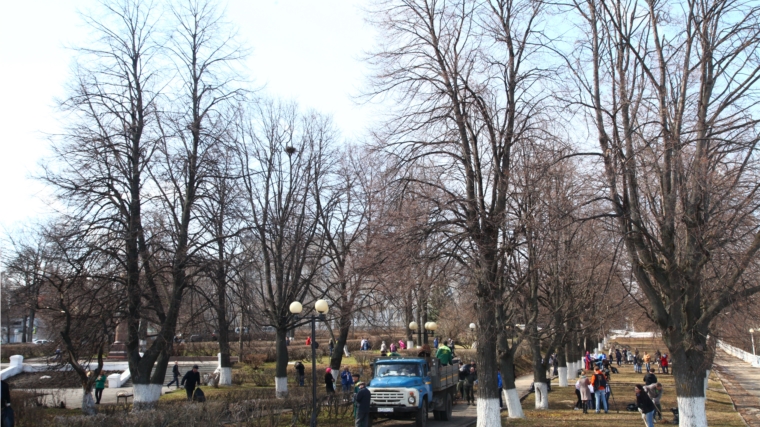 В Чебоксарах стартовали городские субботники