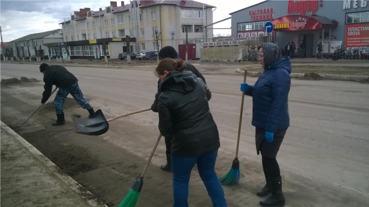 В Шемурше взялись за метлы, грабли.