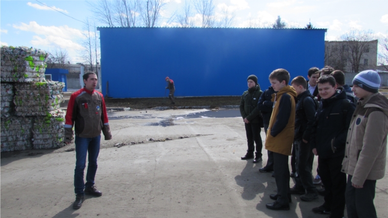 Для чебоксарских школьников провели экскурсию на мусороперегрузочную станцию