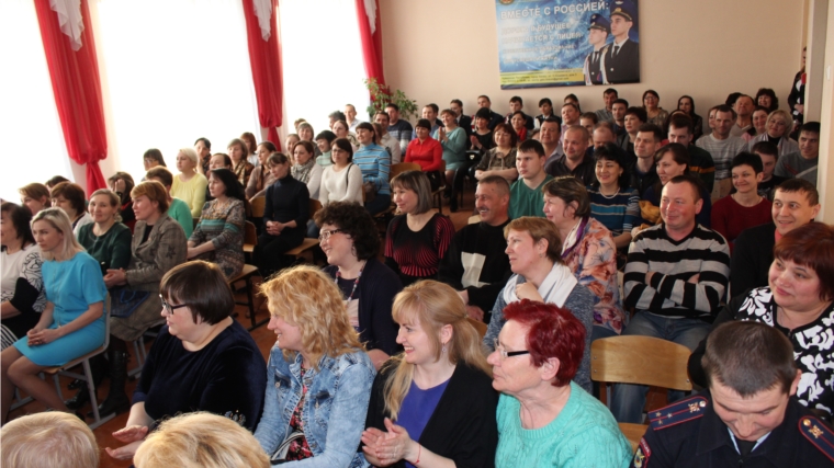г. Канаш: Жители микрорайона «Поселок» встретились с главой администрации Владиславом Софроновым