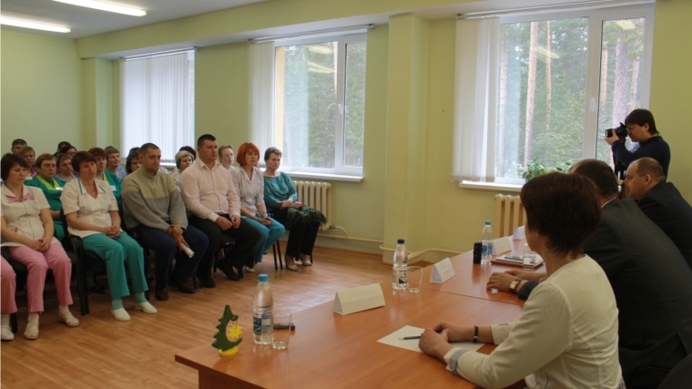 В рамках Единого информдня состоялись встречи с медицинскими работниками города Алатырь