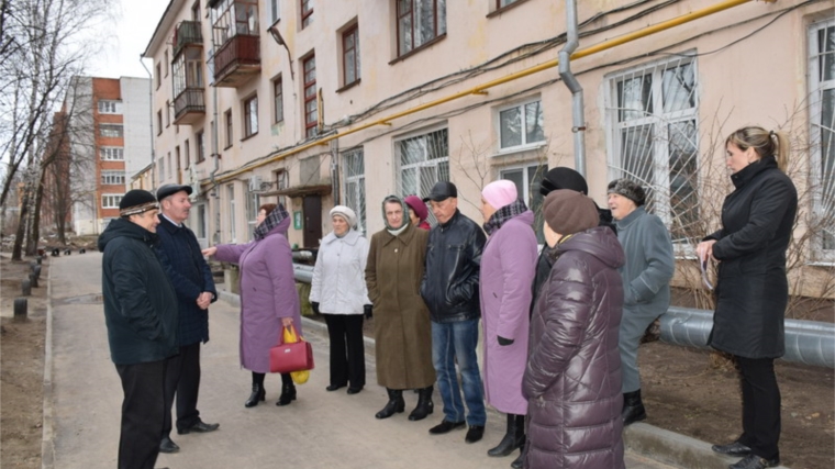 В рамках проекта «Формирование комфортной городской среды» с шумерлинцами обсуждаются планы благоустройства дворов
