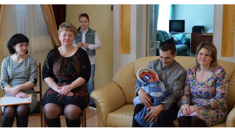 В Шумерле чествовали сотого новорожденного