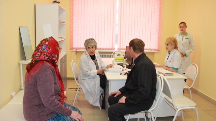 «Мобильная консультативная поликлиника» приняла более 170 жителей Яльчикского района