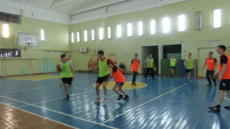 В рамках Дня здоровья и спорта прошли соревнования по баскетболу среди команд сельских поселений Порецкого района