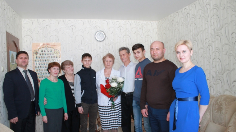 Коллектив газеты «Канаш» поздравил супругов Игнатьевых с золотым юбилеем супружеской жизни