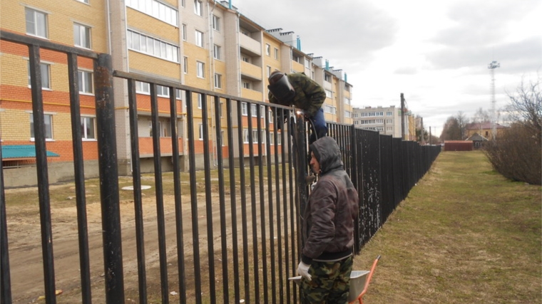 В ДЮСШ города Шумерли проходят мероприятия по благоустройству
