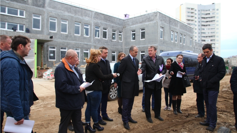 Алексей Ладыков проинспектировал ход строительства детского сада в микрорайоне Альгешево