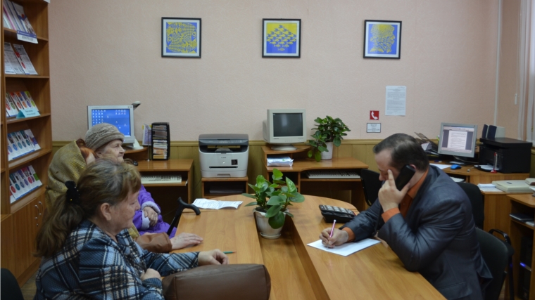 В Канаше состоялась «Прямая линия» по теме «Благоустройство и озеленение города – дело каждого»