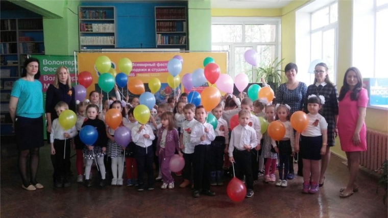 Ученики чебоксарских школ приняли участие в VIII Международной акции «Читаем детям о войне»