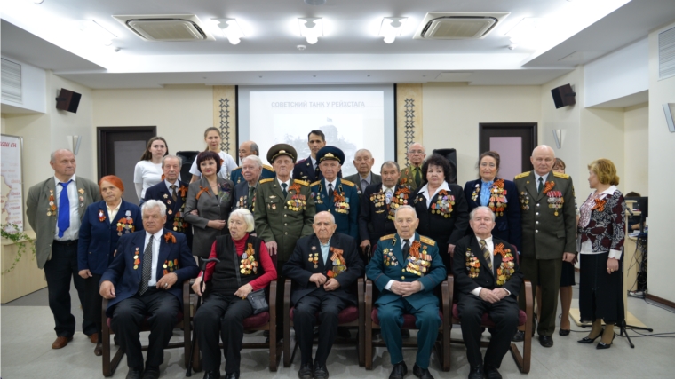 Глава города Ирина Клементьева поздравила ветеранов и военные династии столицы республики