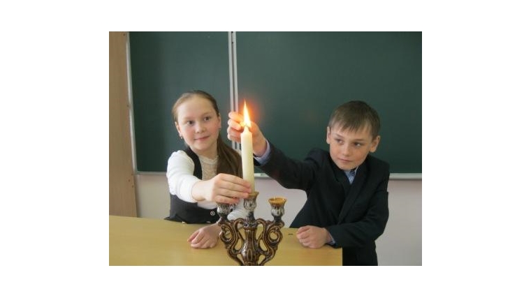 Детская библиотека Комсомольского района присоединилась к республиканской единовременной акции «Свеча памяти»