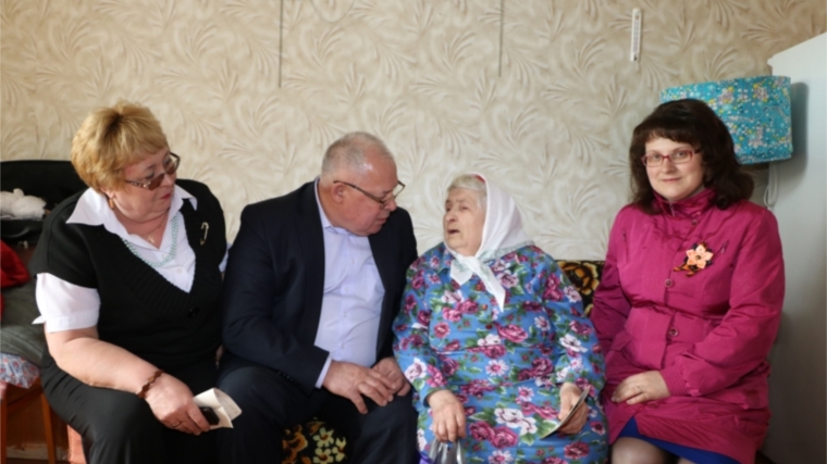 Не оставить без внимания ни одного ветерана, ни одного труженика тыла - такая задача стоит в Канаше в дни празднования Победы в Великой Отечественной войне