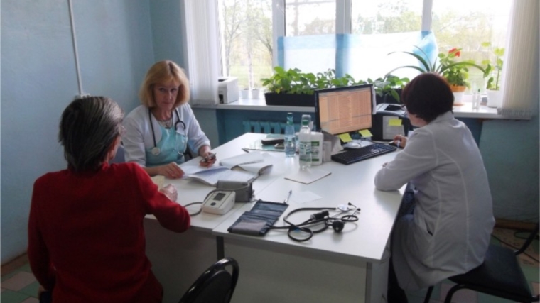 Мобильная консультативная поликлиника Минздрава провела прием в Вурнарской центральной районной больнице