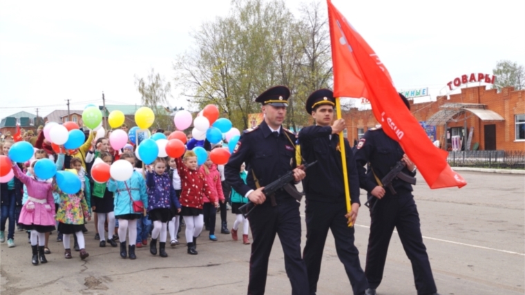 В Комсомольском районе состоялись торжества по случаю 72-й годовщины Победы в Великой Отечественной войне