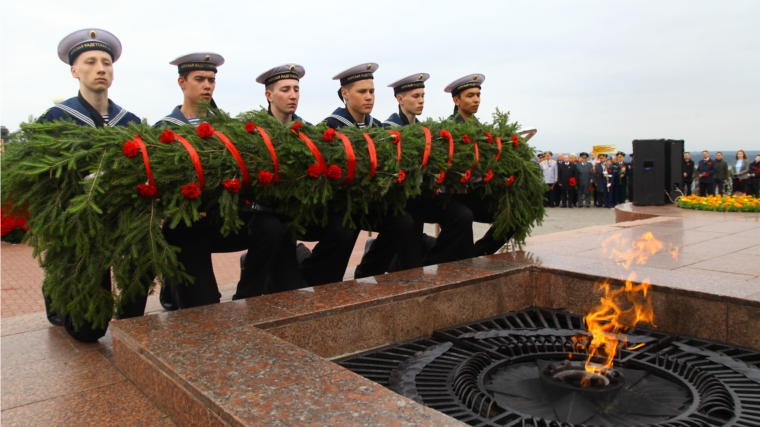 В Мемориальном комплексе «Победа» города Чебоксары прошла церемония возложения цветов