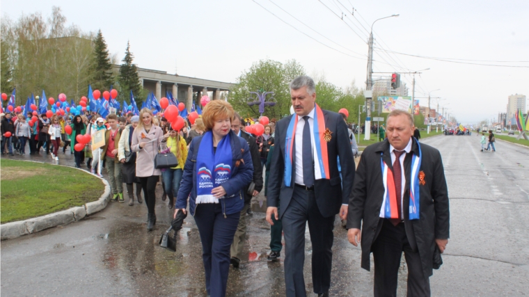 День Победы в Новочебоксарске начался с праздничного шествия