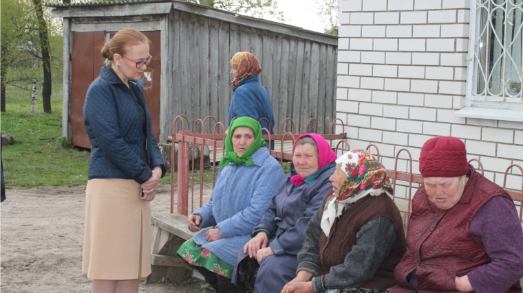 Руководитель информгруппы Светлана Ананьева встретилась с жителями деревни Ильянкино Аликовского района