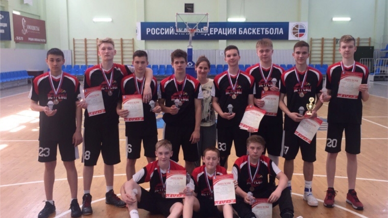На турнире по баскетболу в Ижевске чебоксарская команда завоевала бронзу